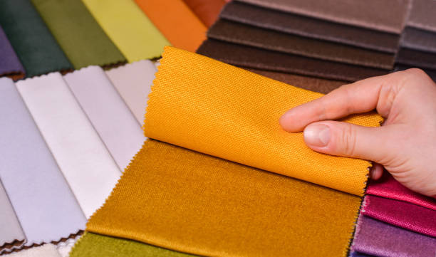 You are currently viewing Idealna tkanina na łóżko tapicerowane – ekoskóra, welur czy tkanina pleciona?